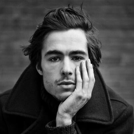 Le joli Ben Schnetzer alias Marcus Goldman dans la série adaptée par TF1 Le joli Ben Schnetzer alias Marcus Goldman dans la série adaptée par TF1